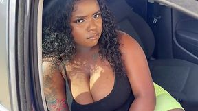 Juicy Ebony enjoys steamy fuck in the car - Amateur Porn