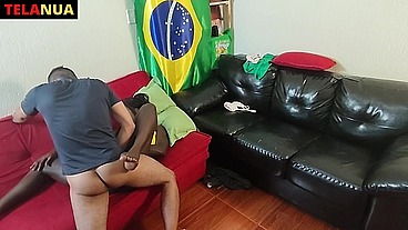 RAPIDINHA NO SOFÁ COM MINHA BLACK TEEN