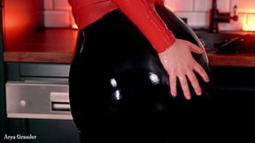 Hot MILF Teasing in Lacy Latex,&#x6A61;&#x80F6;Fetish Delight!