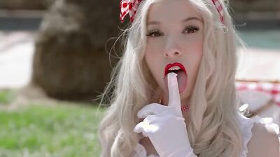 Petite blonde cooze Kenzie Reeves has a lovely outdoor sex session while on a picnic