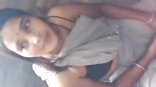 Desi Village Sexy Kamwali Bai Ke Sath Chudai Mari Malik Ne