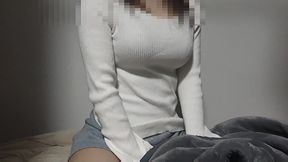 我慢出来ないよ、、、いっていい??って言いながら騎乗位で毛布にあそこ擦り付けてビクビクする変態巨乳女子