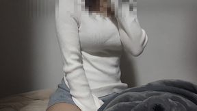 我慢出来ないよ、、、いっていい??って言いながら騎乗位で毛布にあそこ擦り付けてビクビクする変態巨乳女子