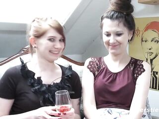 Ersties: Ina & Maria M.