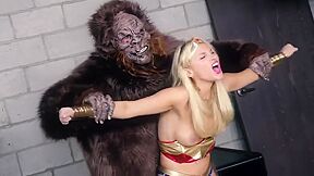 Superheroina And Monster