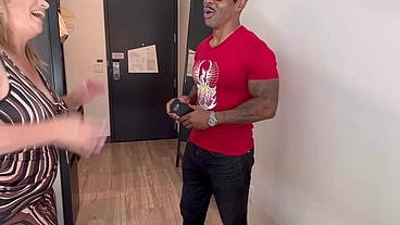 King Cobra Takes Hot Curvy Pawg Milf Danni Jones BBC Virginity
