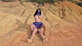 In the middle of the desert I meet an exotic dancer with a huge ass, we fuck hard outdoors - Aaroon Mush