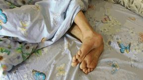Our legs are in bed MP4 (1920x1080) FHD