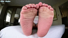 Bun wide soft soles for worship! - MOV