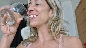 piss drinking and pussy close up