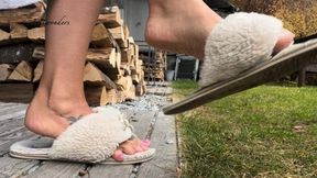 Feetwonders fluffy slippers dangle POV