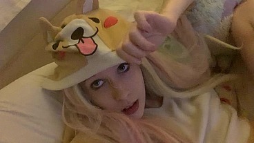 tiny teen step-daughter showing little feet and toe sucking