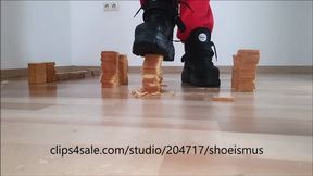 Slowmotion cookies crushing with Buffaloes Part 1