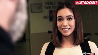 HORNYHOSTEL - GEEKY BACKPACKER GINEBRA BELLUCCI HOOKS UP WITH HER FANTASY HUMONGOUS DICK