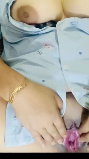 Must-see moment from &quot;single horny girl having sex ..&quot;
