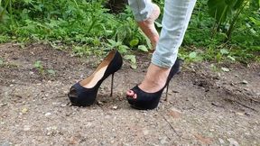 Taking off Nando Muzi high heels pumps and putting it back on thee feet, shoeplay