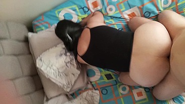 Mi vecina madura no solo quiere mamar, quiere que la clave