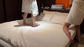 初貸出まひる 旦那のいない所で逝かされたうえに寝取られちゃった。+おまけ2