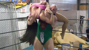 PUTTING MAKEUP on a JAGUAR - Jayne Jaguar vs Ivan Koloff Jr