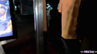 Ambar Pradax chica colombiana acepta dura follada a cambio de no irse en bus a su casa.