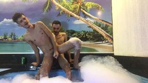 guilherme silva dotado e grosso ne fudeu gostoso na piscina do motel e depois ainda comi muito ele