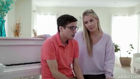 Gorgeous blonde model Bunny Madison is enjoying hard penetration