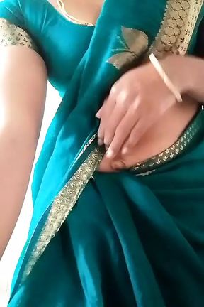 Swetha tamil wife saree strip record video