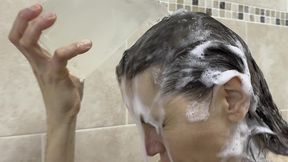 hair washing in the bath