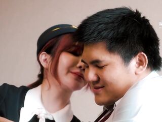ModelMedia Asia - Flight attendants want large dongs after abstinence