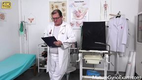 Exam and Anal&#x1F44C; Temp Check on Sexy MILF