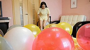 Sanaya sit pop on the chair 4K UHD