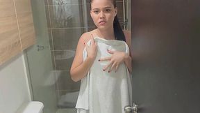 Shy Stepsister Gets a Steamy Surprise in the Bath