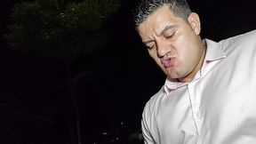 yuri gaucho - chefe com tesao se exibiu e tocou punheta ate gozar - executivo gozando na frente da galera - homem bonito masturbando o pau grande e gozando forte
