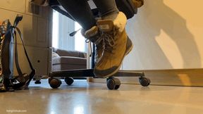 KIRA IS IN THE OFFICE IN HER ADIRONDACK UGG BOOTS AND FUNGUS FEET - HD Mobile Version