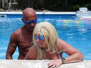 SEXIEST BIKINI BANG EVER !!! Hooters Stepmom Screws Fit Son in Pool. Gets Giant Facial.
