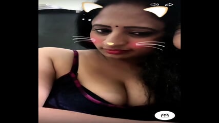 Telegu Instagram Tango Model  petticoat in Cleavage Showing