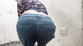 Step sister ko call pe bat krte huye dekha aur pel diya