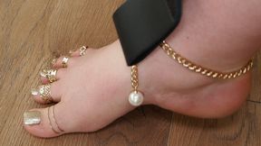 #4 BBW Golden Feet
