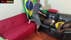 fernanda chocolatte joga as bolas nesse bundao japa loki no ritmo da copa do mundo 2022