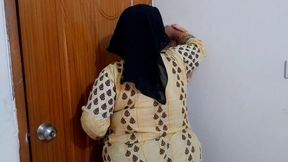 Egyptian sexy big tits &amp; big ass office worker gets fucked by boss while cleaning office &amp; gets promotion