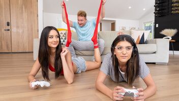 Fucking Gamer Roomie's BF