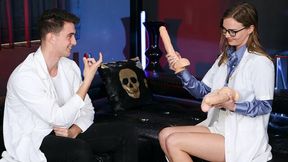 Athletic girlfriend Stella Sedona is enjoying dick-riding so much