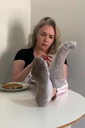 Empress Bella Sadic&#039;s Dirty Socks and Dirty Feet