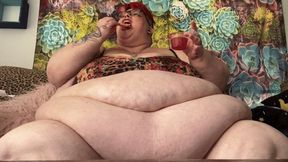 Fat & Lazy: SSBBW Gives Up & Gets Stuffed SD