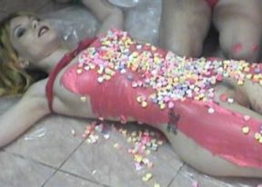 Vixen & Michelle's messy Valentine