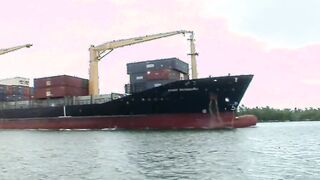 5 hot 18 yo oral sex out on a boat and wild