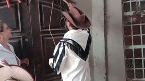 cowgirl tiffany montavani ama ser fodida pelo pauzudo do dodo pitbull na cocheira dos cavalos peladinha dando ate o cu rosado e gozando na boca dela