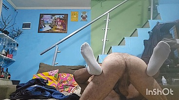 O puto veio de longe para da pra mim e gozou sem colocar a mão pau