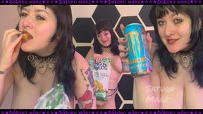 Curvy Goth Snacking & Burping