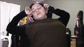Candid Yawning 2 (SD MP4)